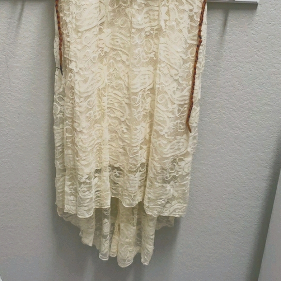 AUW Lace High Low Med Cream Dress - Picture 4 of 10